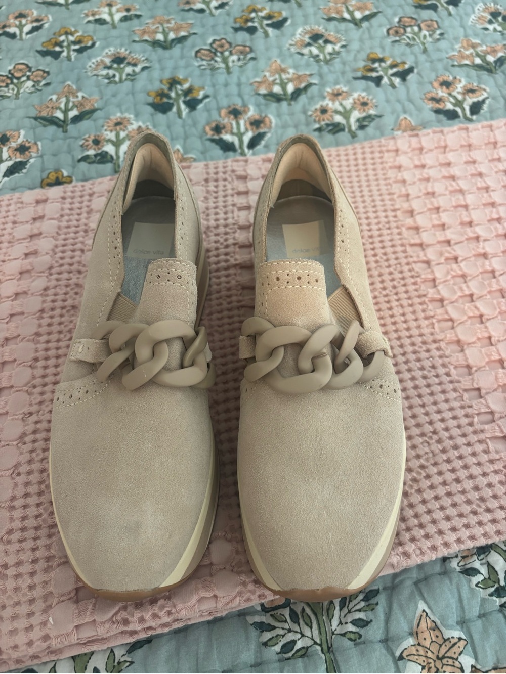 DV by Dolce Vita Beige Chain-Accent Slip-On Sneakers